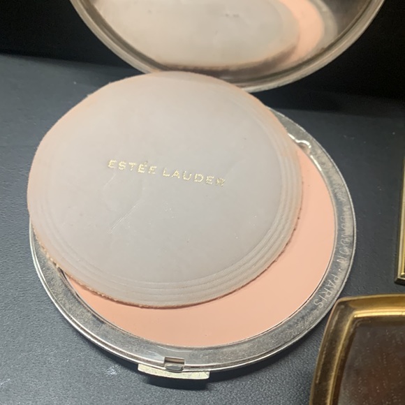 Collection of vintage compacts - Picture 6 of 6